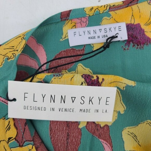 New Flynn Skye Allie Top Womens L Twilight Walk Tie Front Floral Rayon Crop - Picture 7 of 8